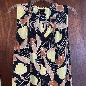 Women’s sleeveless blouse
